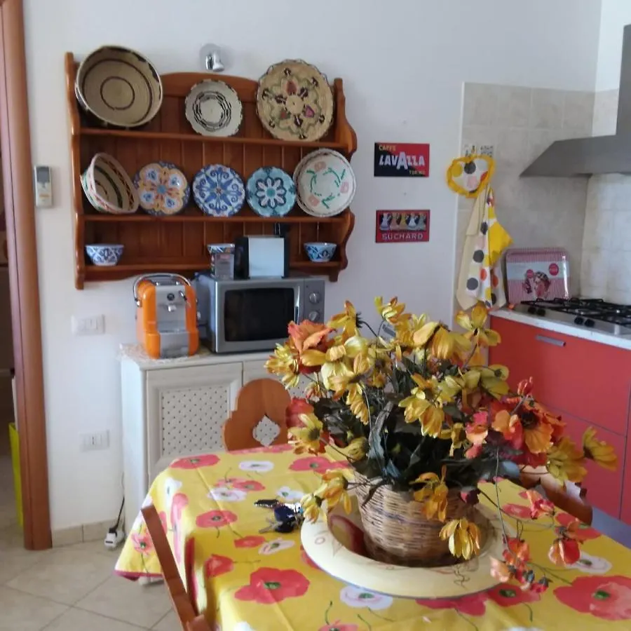 Casa Vacanze Antonella Pula A 750Mt Dal Centro.
